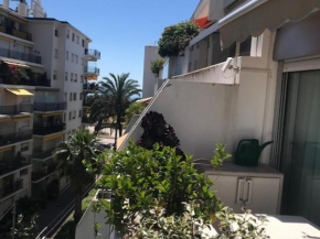Appartement 2P Calme avec Piscine et Parking - Terrasse, Proche Plages et Centre de Menton - FR-1-196-239